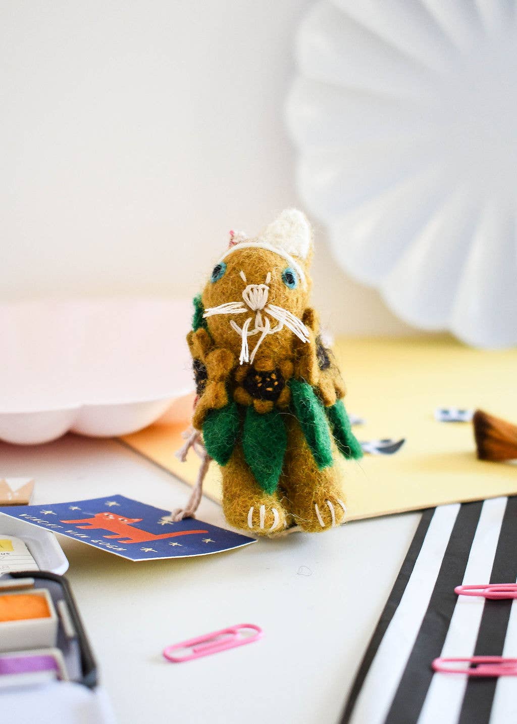 Décoration en feutre de chat Vincat Van Gogh