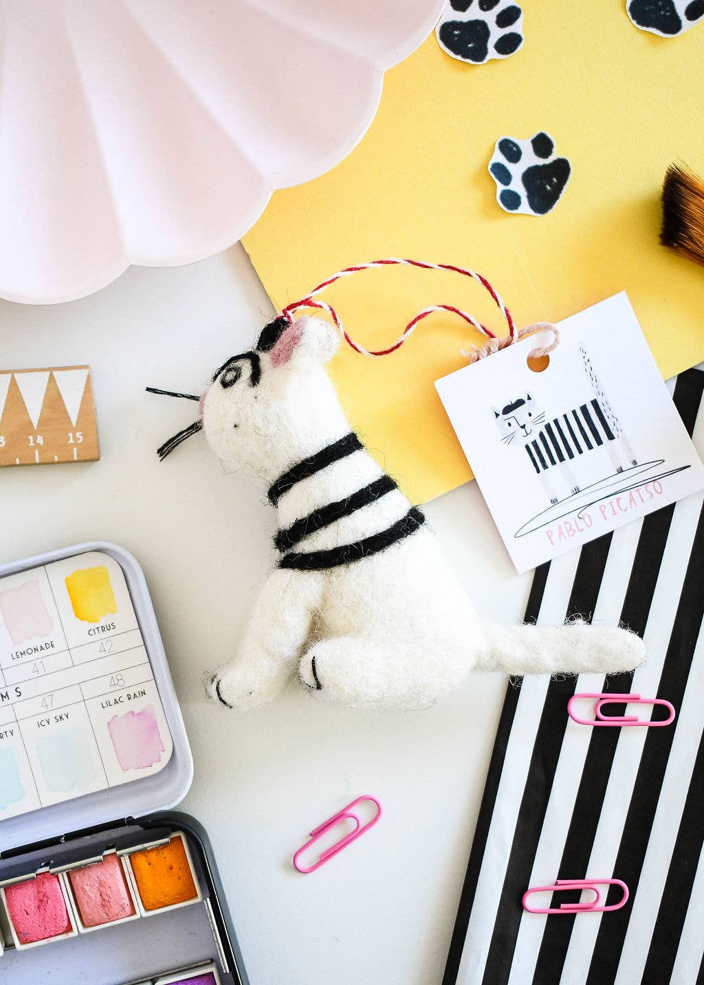 Décoration artistique en feutre pour chat Pablo Picatso