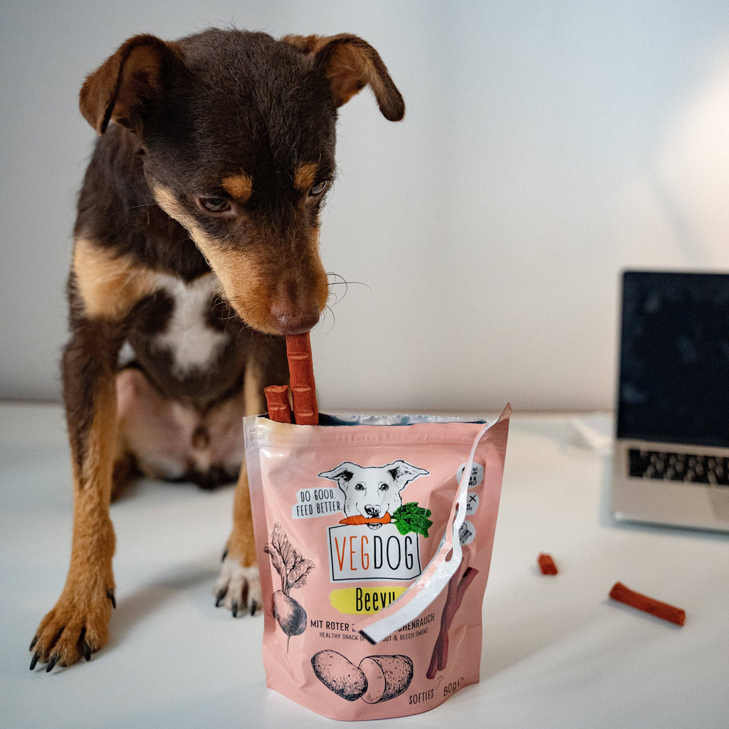 VEGDOG Beevys 80 g – Friandises végétales fumées à la betterave hypoallergéniques