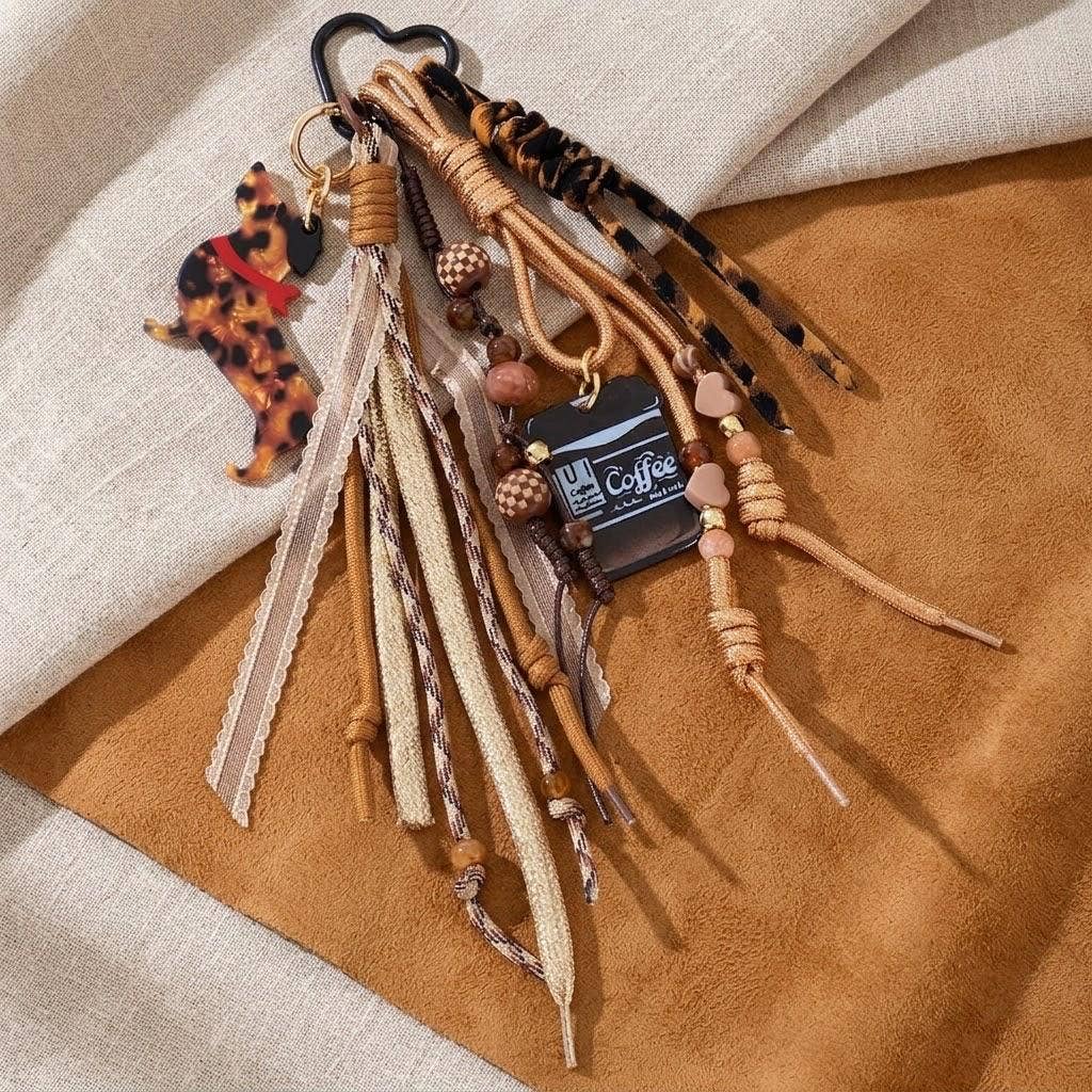 Bijou de sac Dog & Coffee – Porte-clés bohème