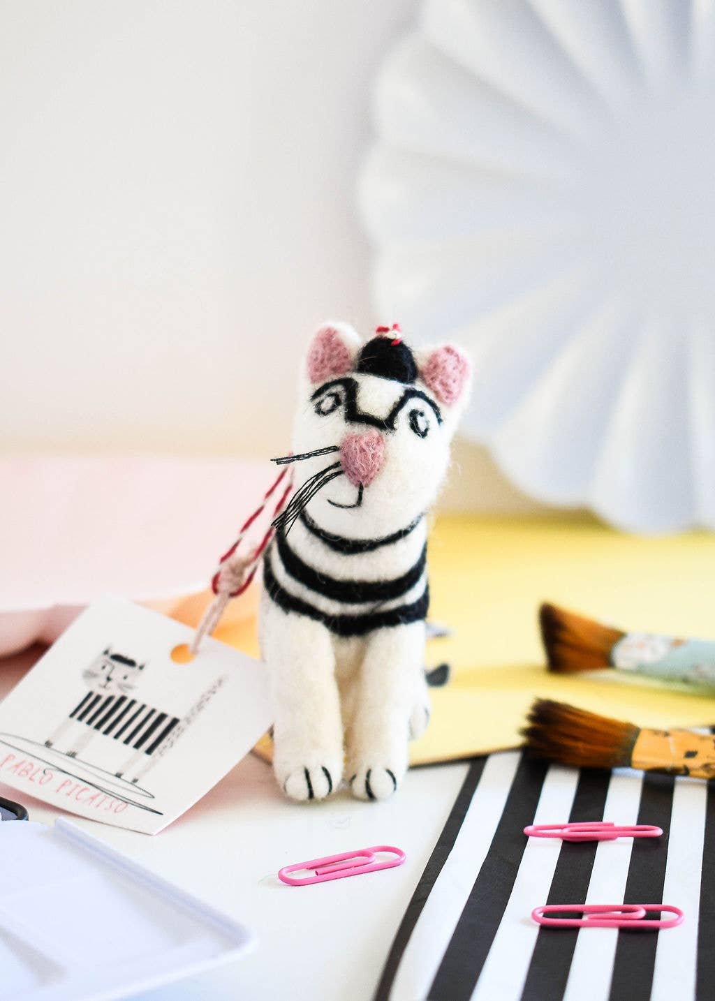 Décoration artistique en feutre pour chat Pablo Picatso