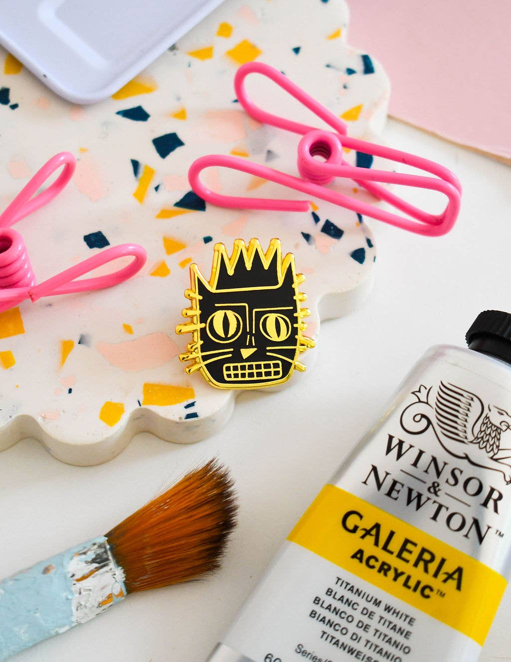 Broche d'artiste chat BasquiCat