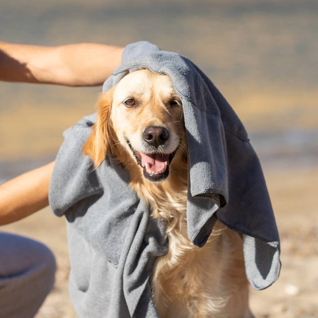Serviette en microfibre chiens & chats avec poches pour les mains - DOGGY